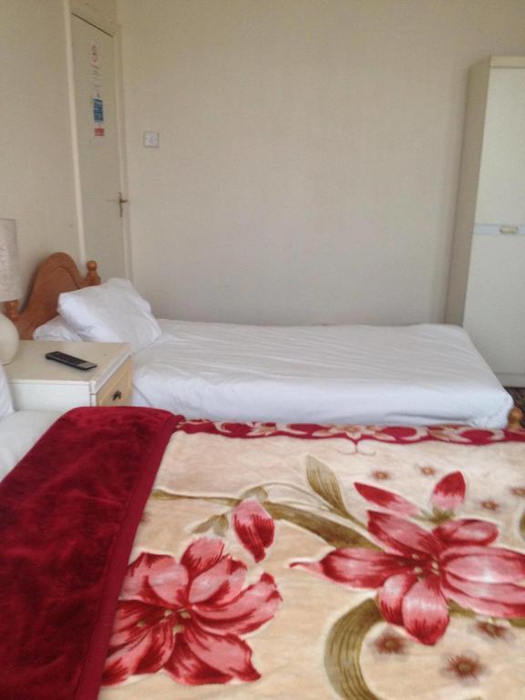 Harrow Bed & Breakfast Δωμάτιο φωτογραφία